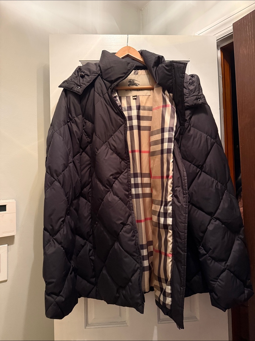Burberry Black Quilted Puffer Jacket with Signature Check Lining